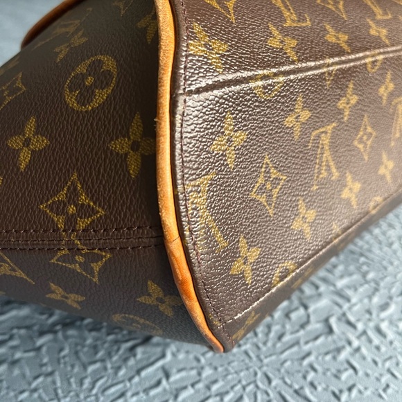 Authentic LV bag - Picture 3 of 10